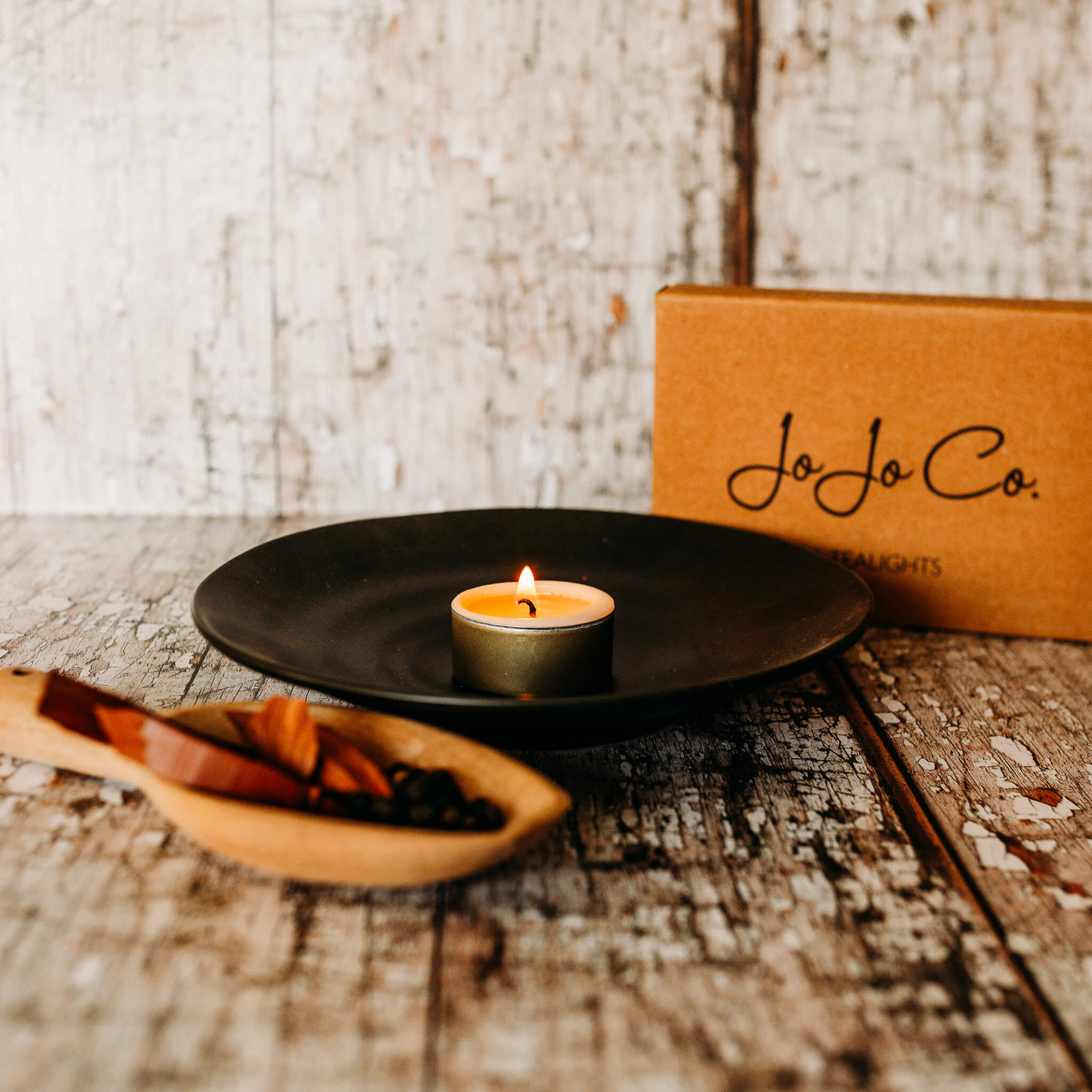 Sandalwood & Peppercorn Tealights - JoJo Co.